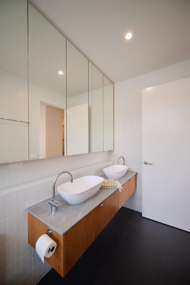 The Garden House in Point Lonsdale, Australia by Lifespaces Group