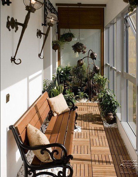 What is the difference between a balcony and a loggia?
