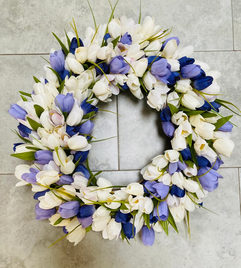 15 Lively Spring Wreath Designs That Will Refresh Your Porch