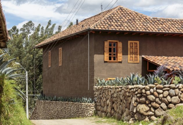 Loma House by Iván Quizhpe Arquitectos in Cuenca, Ecuador