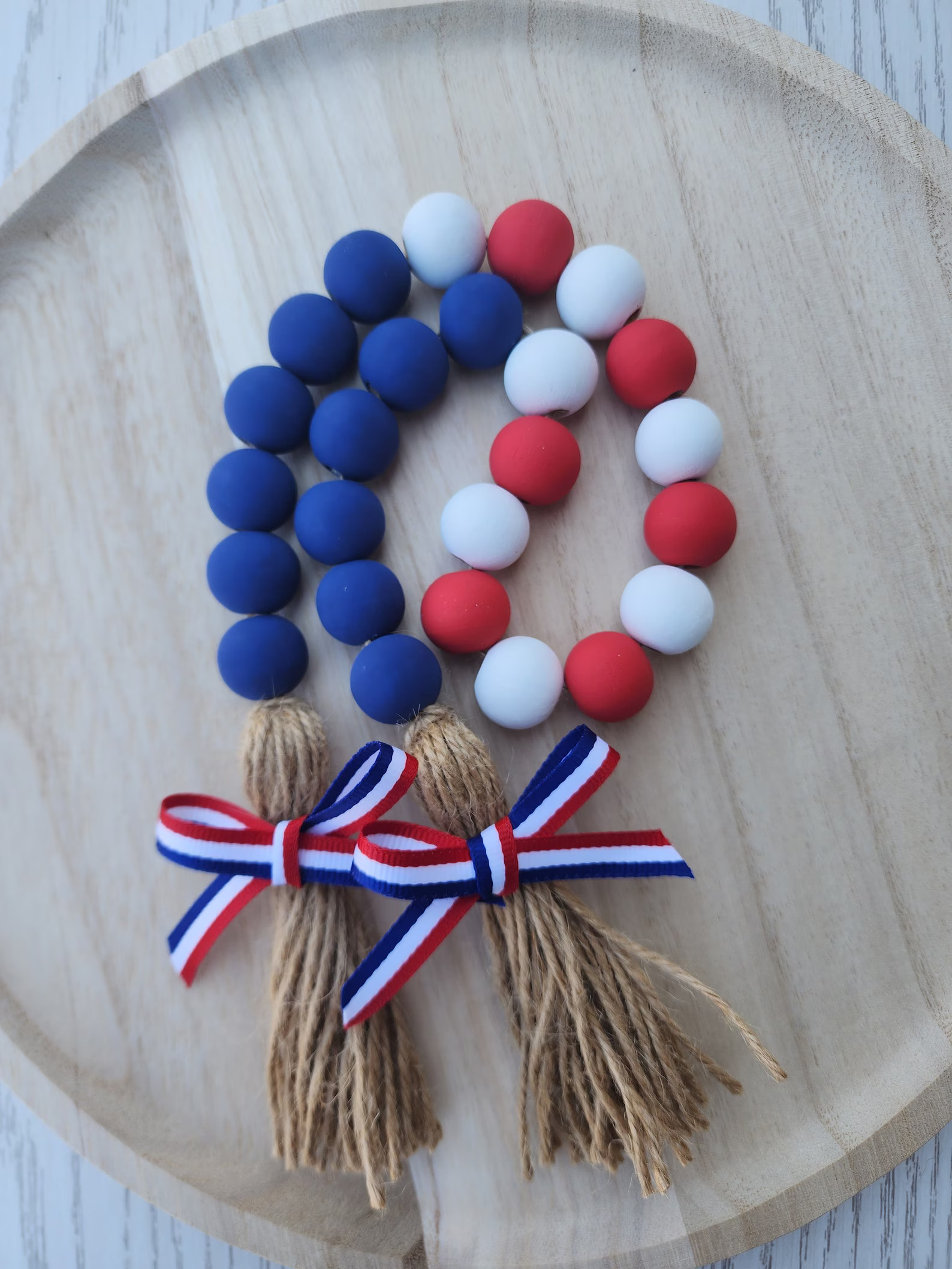 15 Festive 4th of July Garland Designs to Celebrate with Patriotism