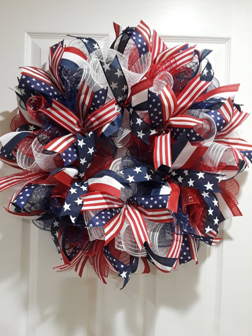16 Gorgeous 4th of July Wreath Designs to Honor the Red, White, and Blue