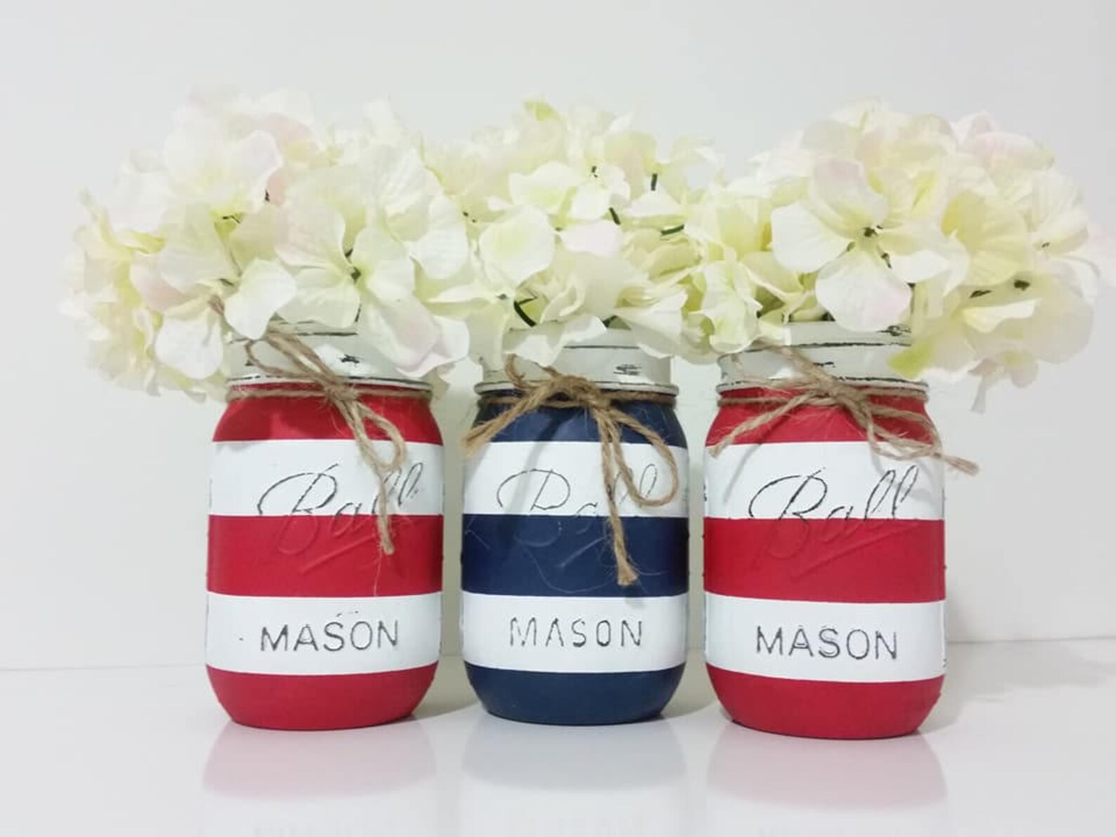 17 Rustic 4th of July Mason Jar Decor Ideas for a Cozy Patriotic Atmosphere