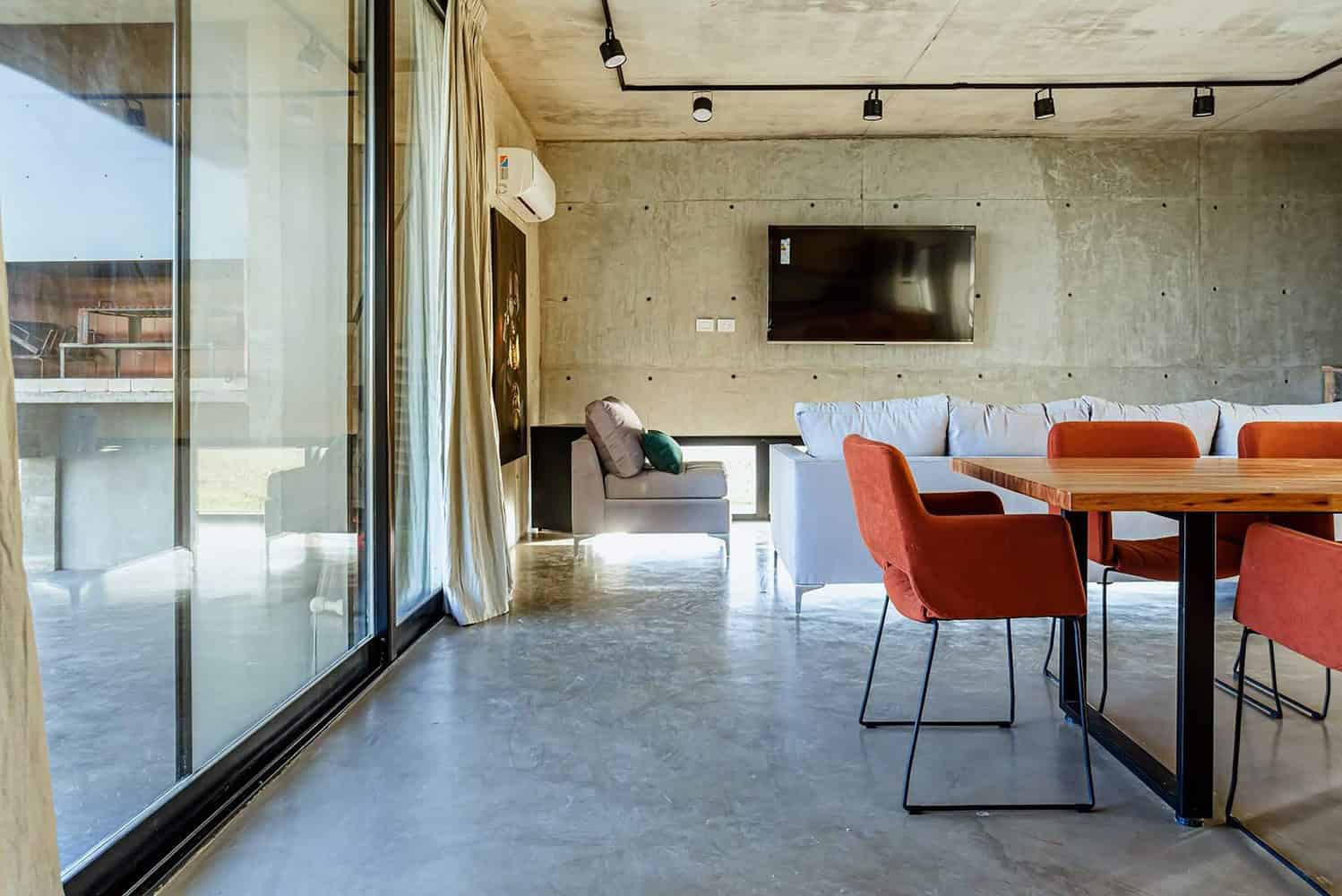 Bombai House by TIM Arquitectos: A Concrete Residence with Geometric Elegance Bombai House by TIM Arquitectos: A Concrete Residence with Geometric Elegance