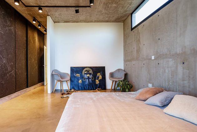 Bombai House by TIM ARQUITECTOS in Canning, Argentina