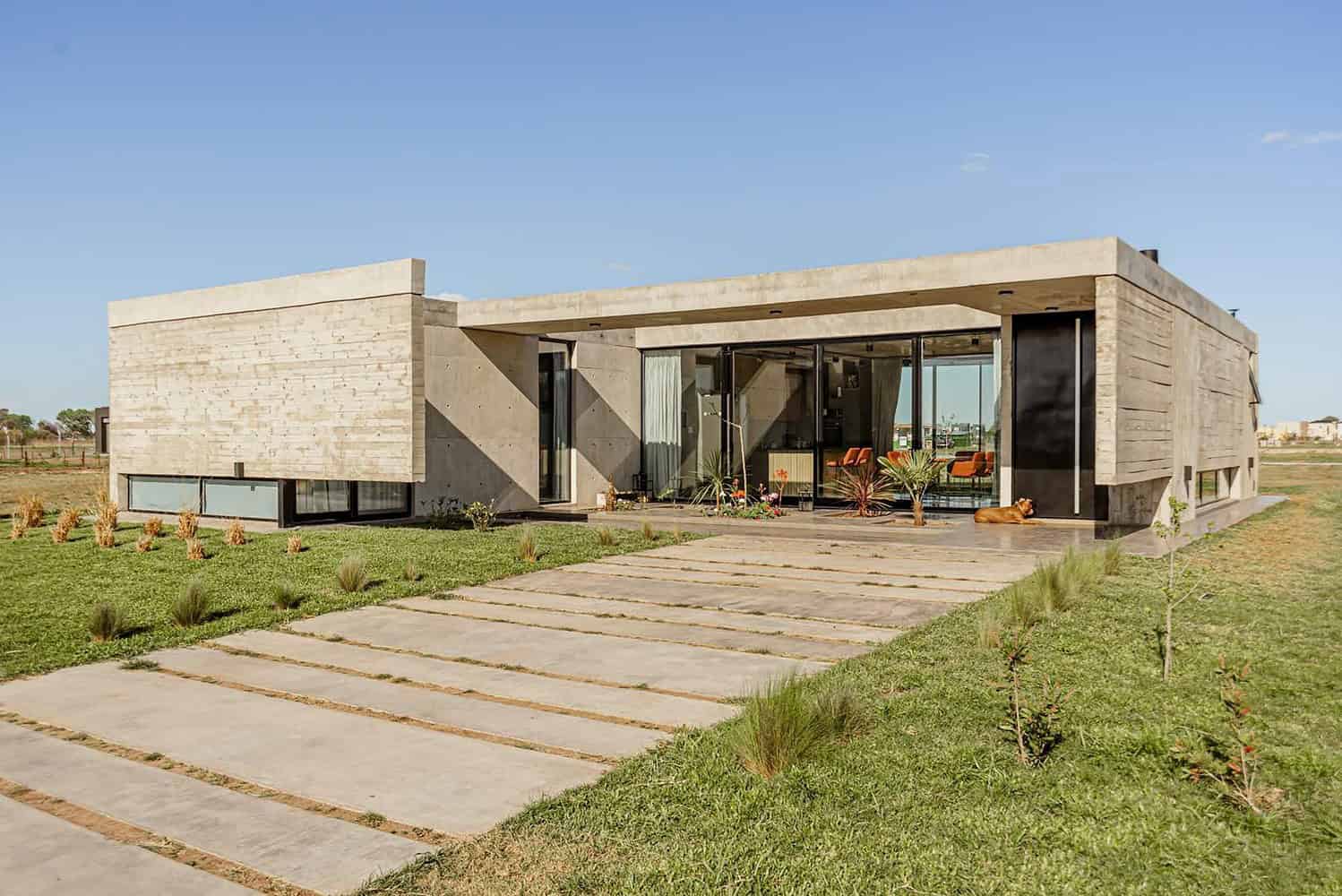 Bombai House by TIM Arquitectos: A Concrete Residence with Geometric Elegance Bombai House by TIM Arquitectos: A Concrete Residence with Geometric Elegance