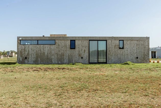 Bombai House by TIM ARQUITECTOS in Canning, Argentina