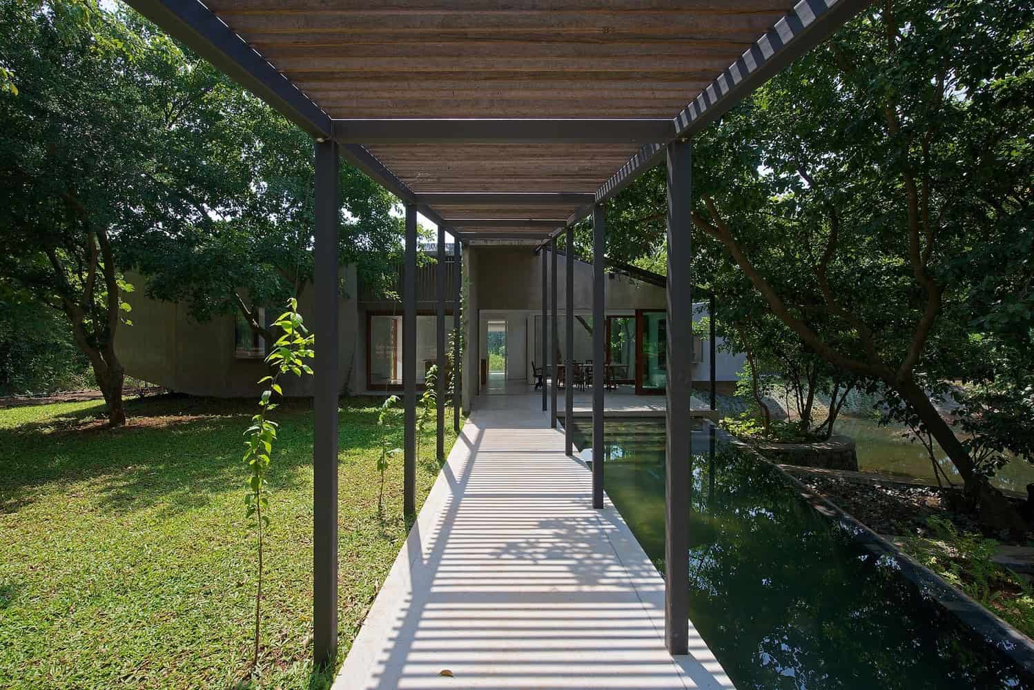 House on a Stream by Architecture BRIO in Alibaugh, India House on a Stream by Architecture BRIO in Alibaugh, India