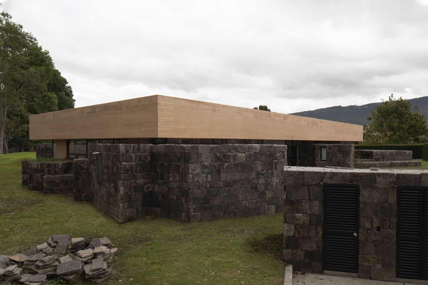 Lintel House / Palafito Arquitectura / Colombia Lintel House / Palafito Arquitectura / Colombia