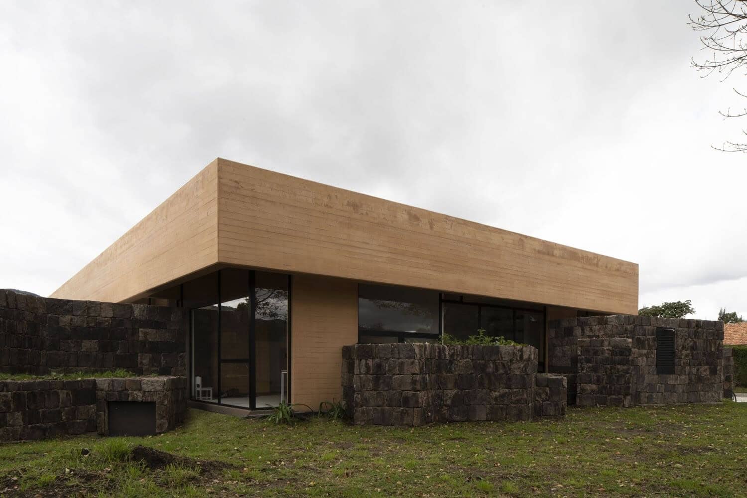 Lintel House / Palafito Arquitectura / Colombia Lintel House / Palafito Arquitectura / Colombia