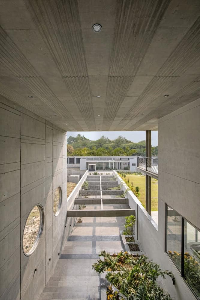 Madhuvilla - The Concrete House by K.N. Associates in Vadodara, India