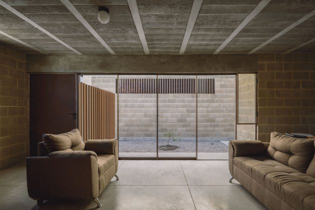 Watchman House by COA Arquitectura in Aguascalientes, Mexico