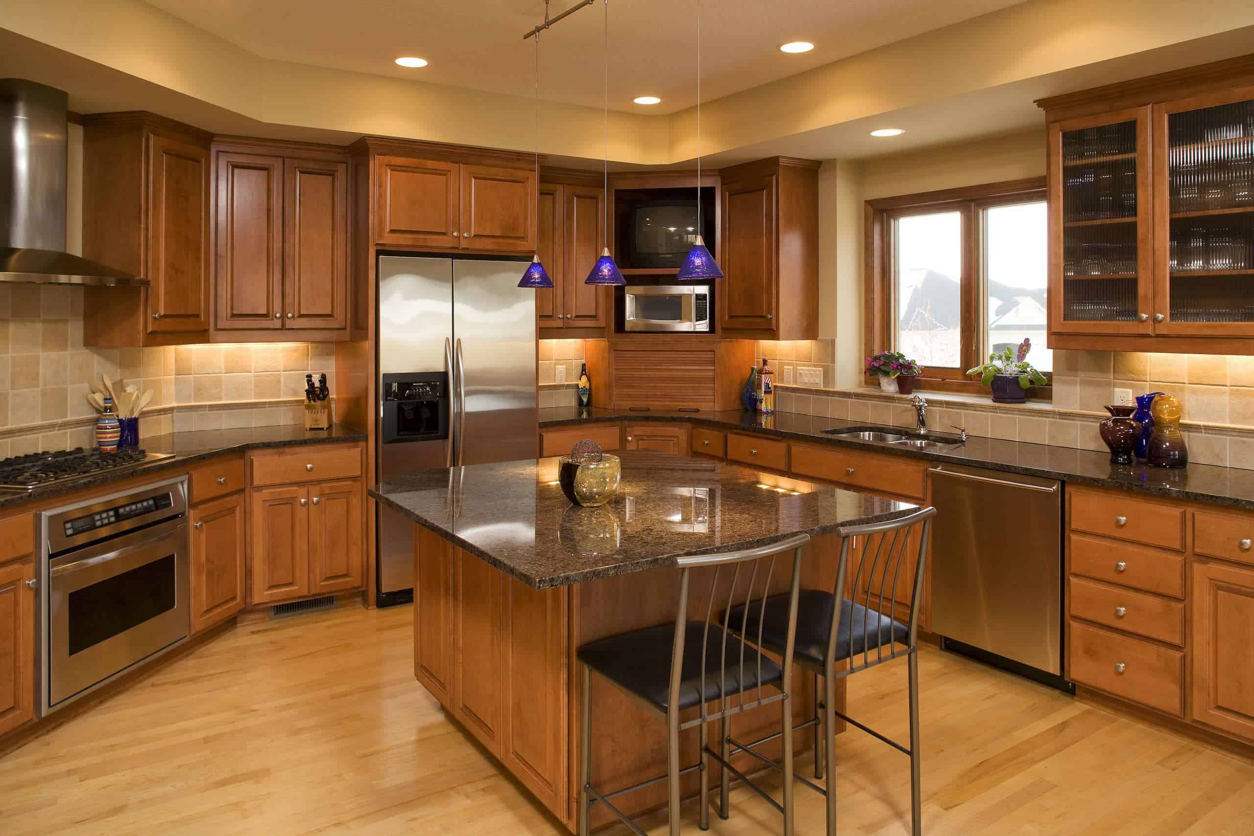 15 Charming Traditional Wooden Kitchen Designs for a Warm and Inviting