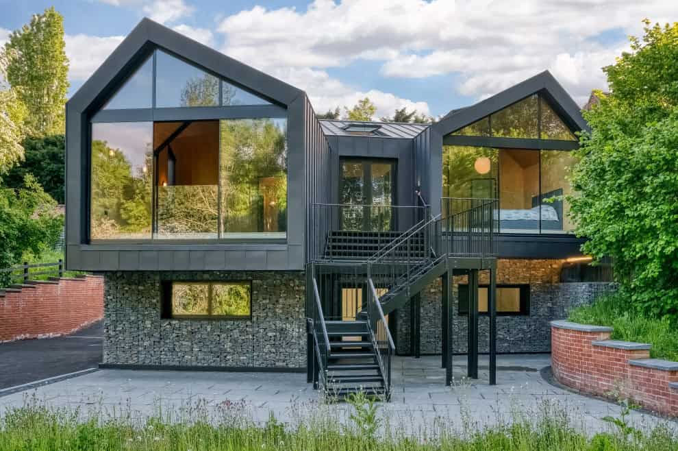 4. Holly Lodge 4. Holly Lodge