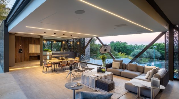 18 Contemporary Balcony Designs to Maximize Your Outdoor Living Experience