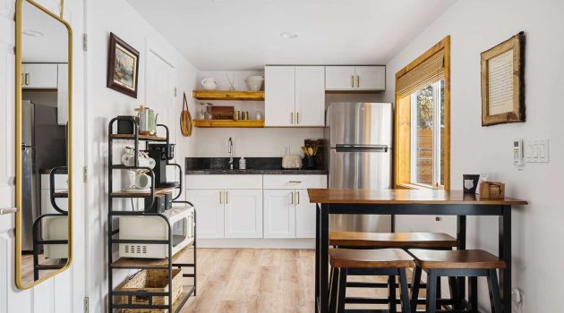 20 Space-Saving Tips for Stylish and Functional Compact Kitchens
