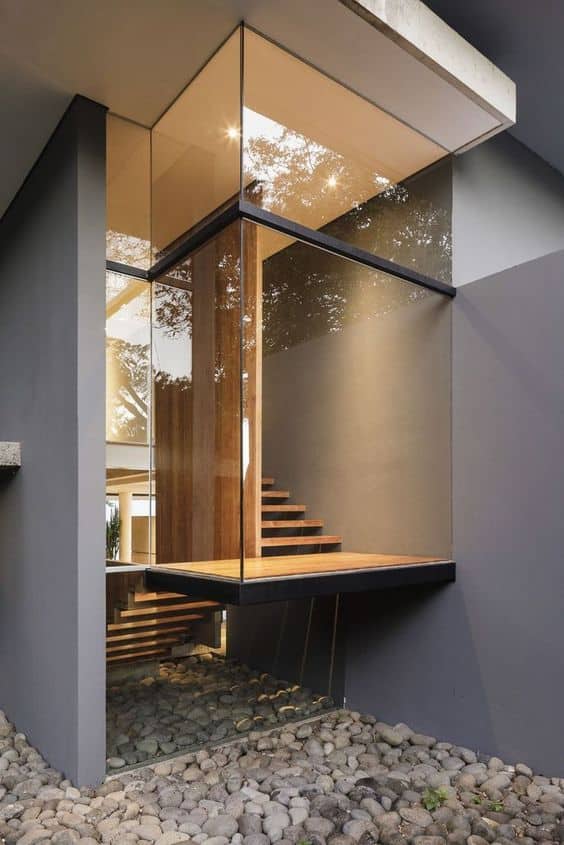 The Allure of Glass Staircases in Modern Architecture
