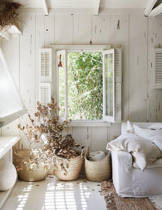 Tips for Decorating Your Summer Retreat with a Clean Aesthetic