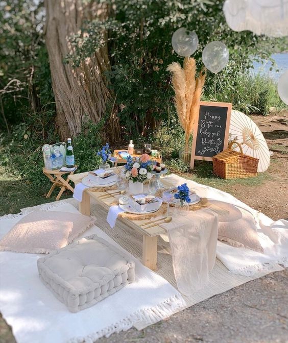 Al Fresco Dining Made Magical: Master the Art of Picnic Table Setting