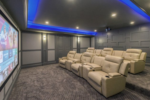 15 Traditional Home Theater Designs for Classic Entertainment
