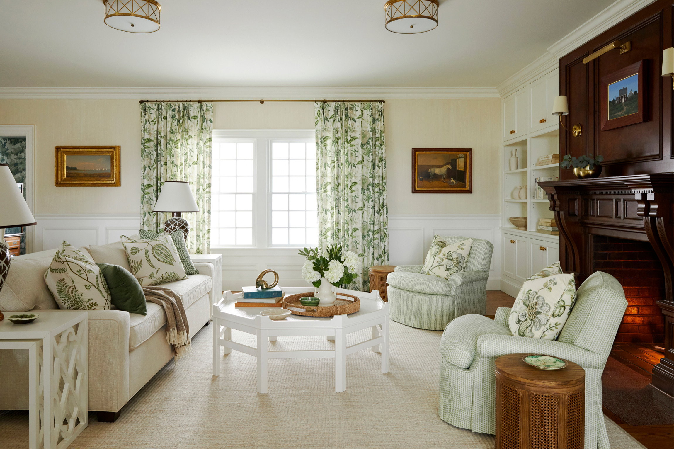 20 Elegant Traditional Living Room Designs for Classic Serenity