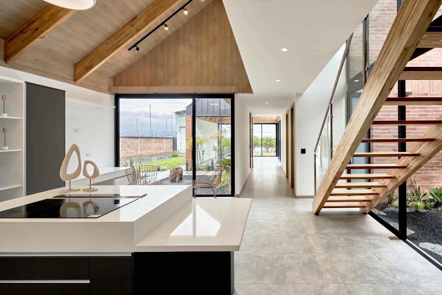 House Between Gardens / TEC Taller EC / Ecuador House Between Gardens / TEC Taller EC / Ecuador