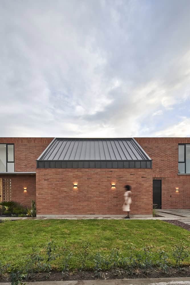 House Between Gardens / TEC Taller EC / Ecuador House Between Gardens / TEC Taller EC / Ecuador