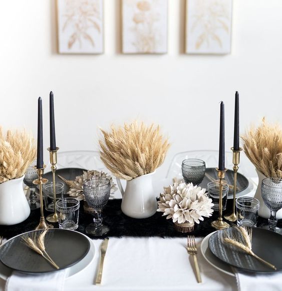 Designing Your Dining Table: Tips for Balancing Aesthetics and Functionality