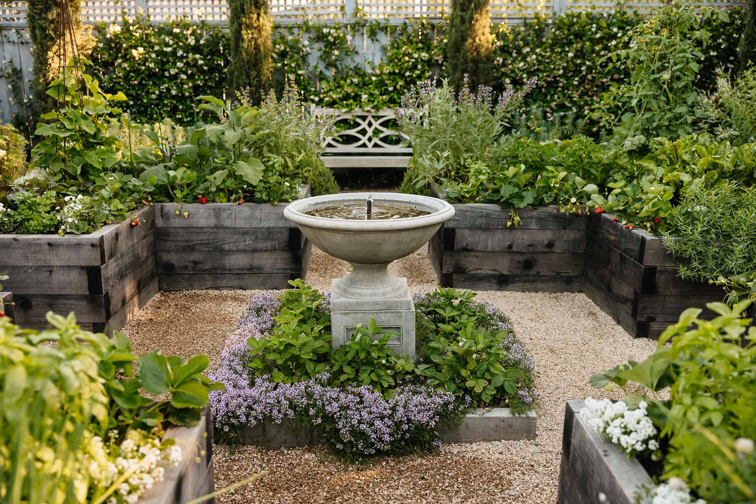 Solar-Powered Water Features: Adding Beauty and Sustainability to Your Outdoor Design
