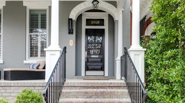 15 Beautiful Traditional Entryway Designs