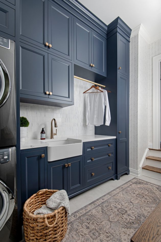 15 Classic Traditional Laundry Room Designs: Where Functionality Meets ...