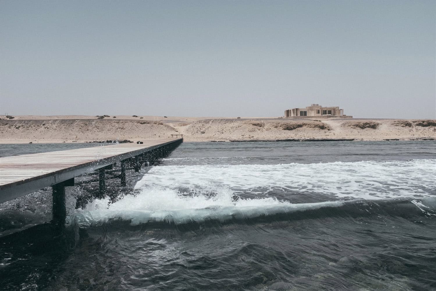 Breathing Beach House by Karm Architecture Lab: A Living Structure Shaped by Desert and Sea Breathing Beach House by Karm Architecture Lab: A Living Structure Shaped by Desert and Sea