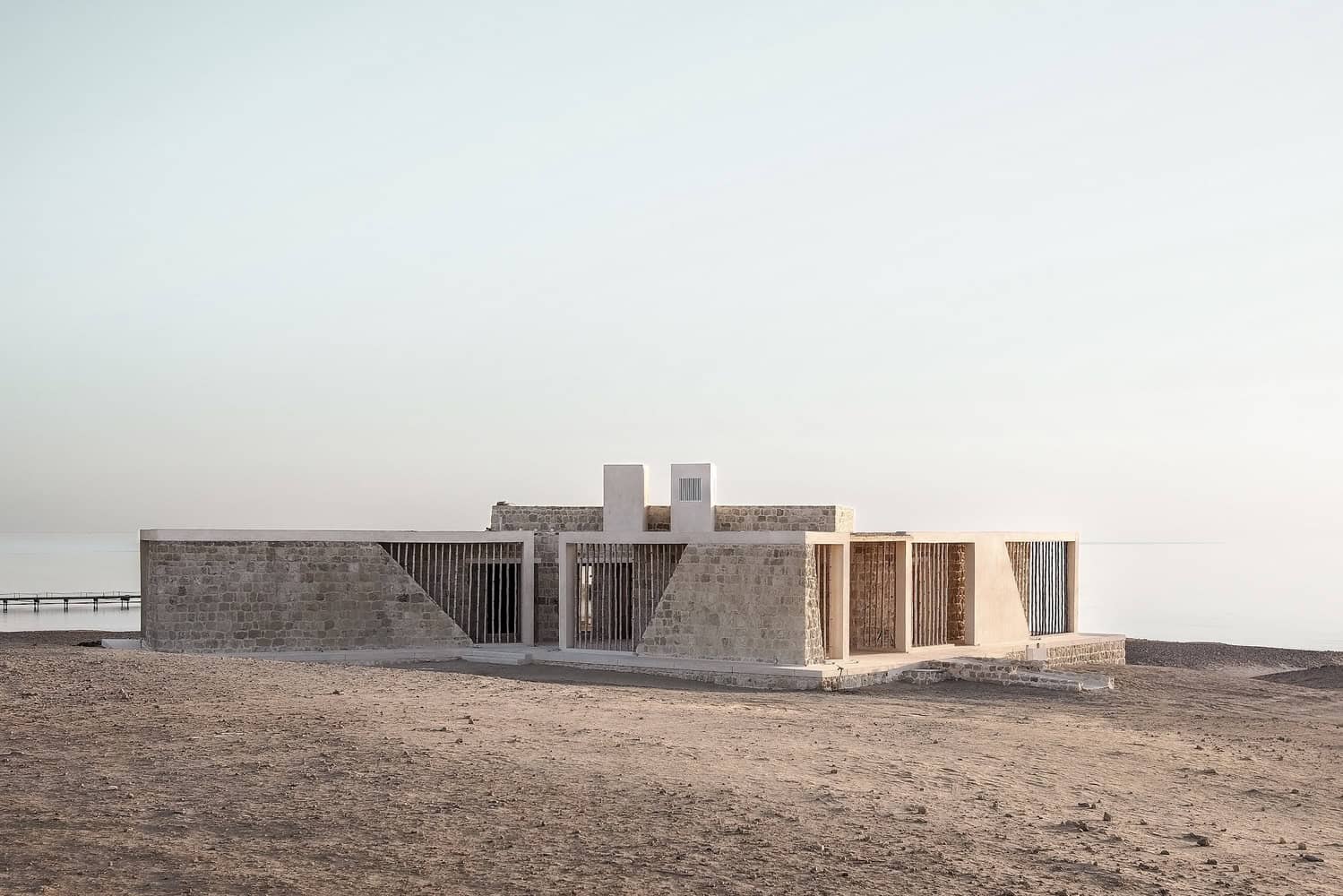 Breathing Beach House by Karm Architecture Lab: A Living Structure Shaped by Desert and Sea Breathing Beach House by Karm Architecture Lab: A Living Structure Shaped by Desert and Sea