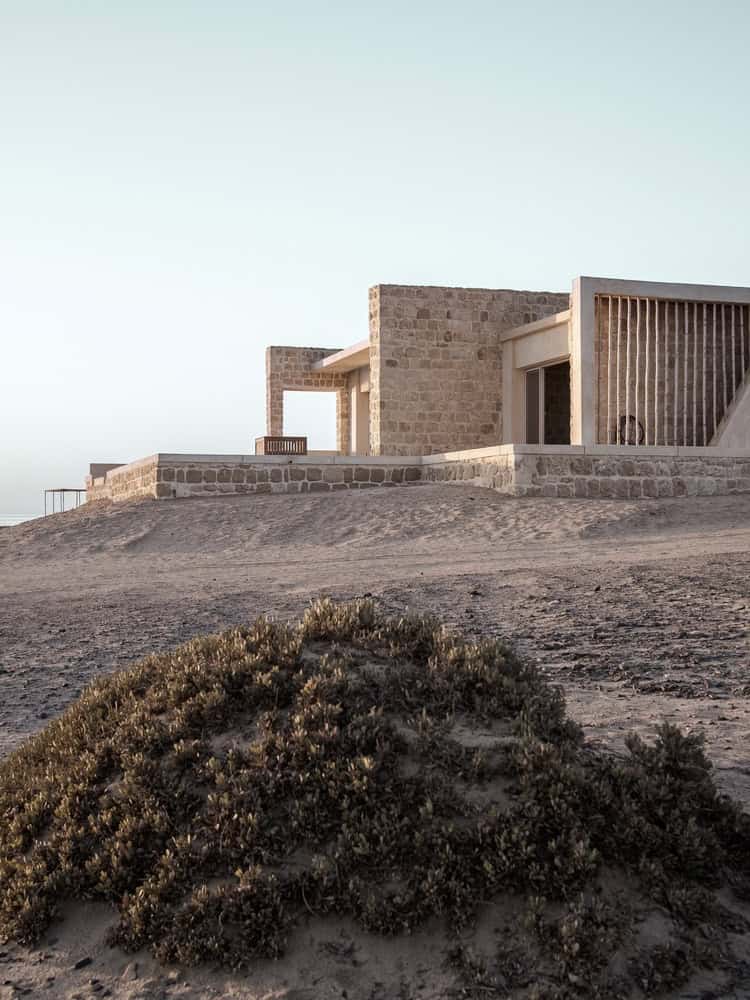 Breathing Beach House by Karm Architecture Lab: A Living Structure Shaped by Desert and Sea Breathing Beach House by Karm Architecture Lab: A Living Structure Shaped by Desert and Sea