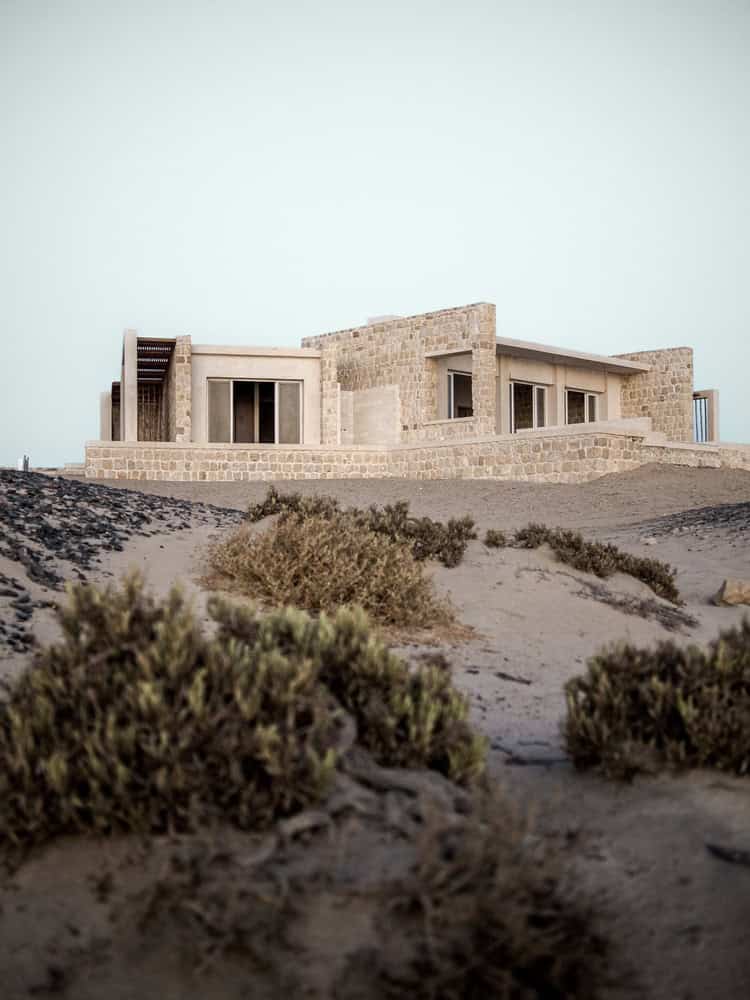 Breathing Beach House by Karm Architecture Lab: A Living Structure Shaped by Desert and Sea Breathing Beach House by Karm Architecture Lab: A Living Structure Shaped by Desert and Sea
