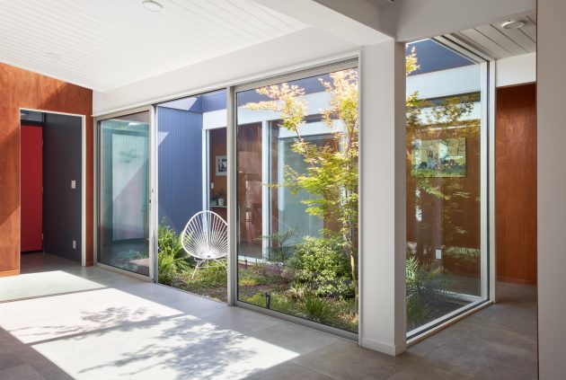 Eichler Great Room by Klopf Architecture in Sunnyvale, California