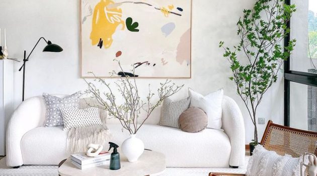 7 Hacks for Organizing a Small Living Room