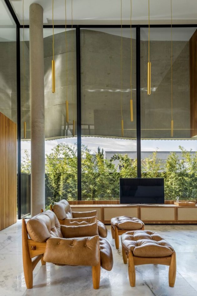 Pleated House by Leo Romano in Brazil