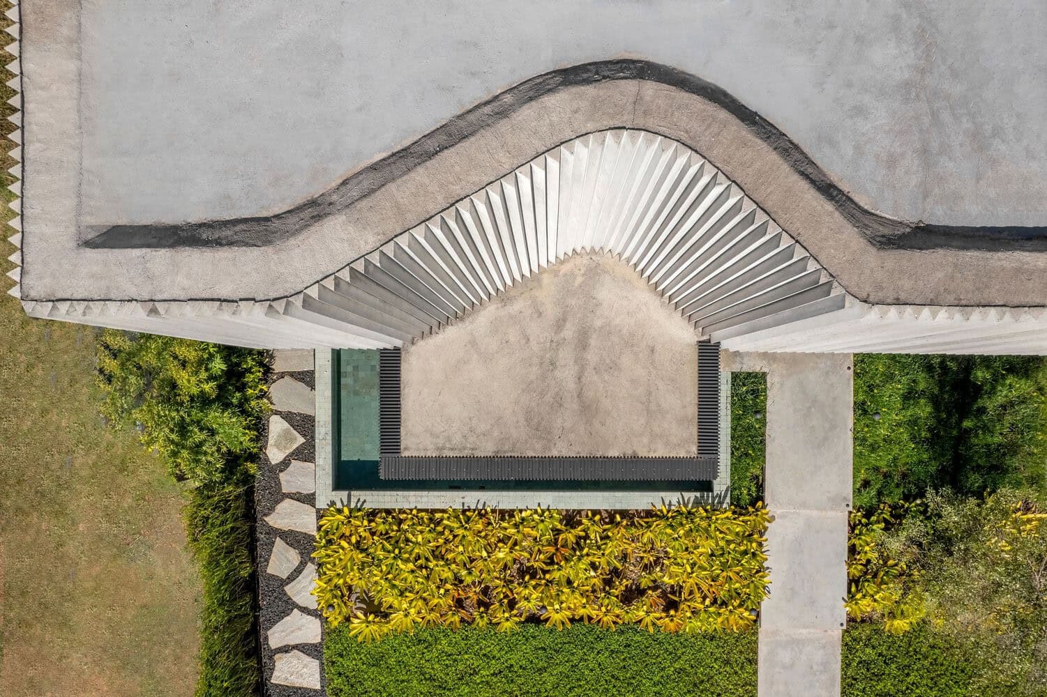 Pleated House / Leo Romano / Brazil Pleated House / Leo Romano / Brazil