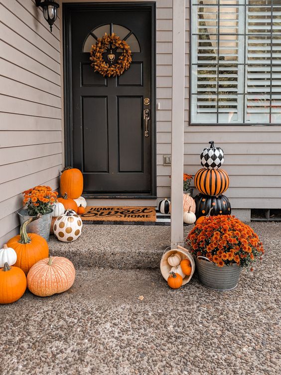 Treat Your Guests with These Halloween Door Decor Ideas