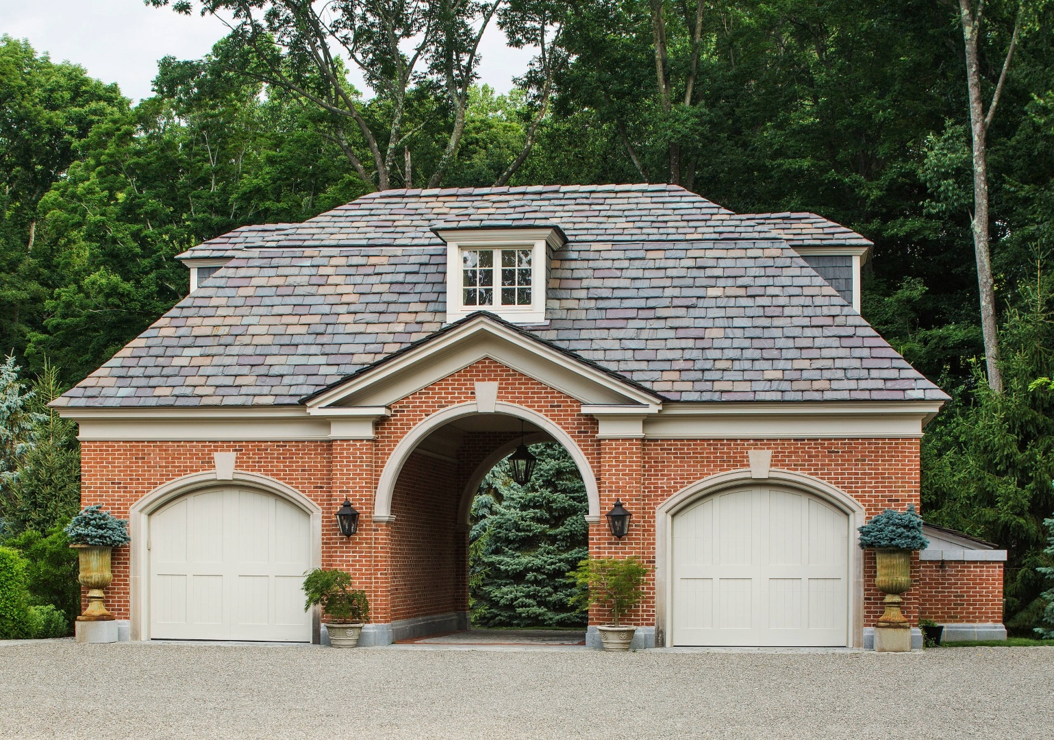 15 Enduring Traditional Garage Ideas for Every Homeowner
