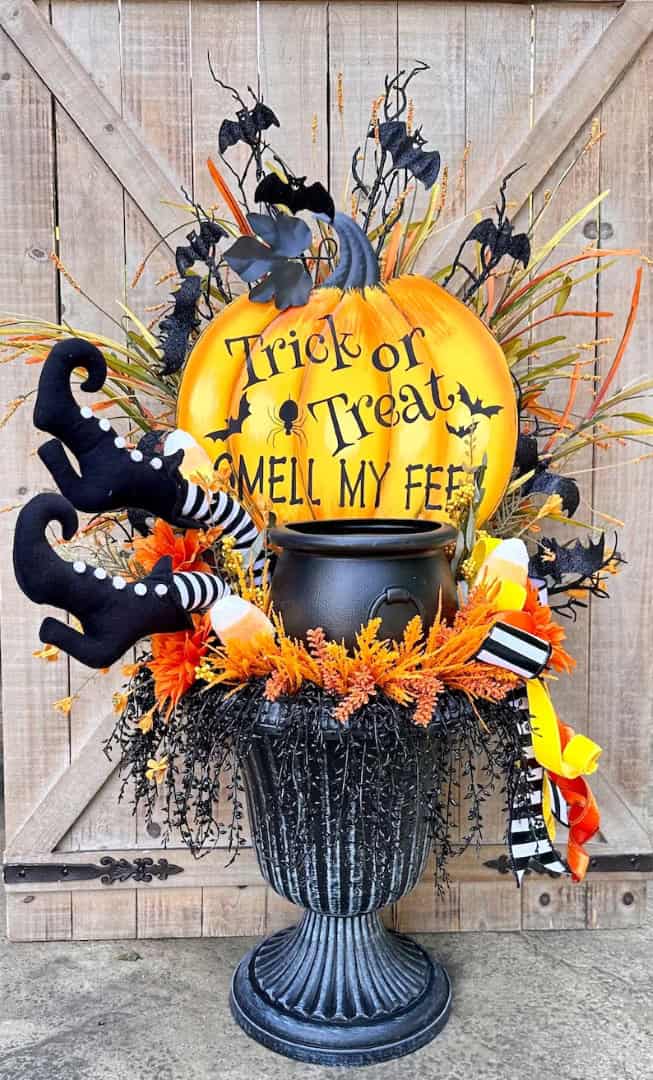 15 Halloween Centerpieces That Will Cast a Spell on Your Guests