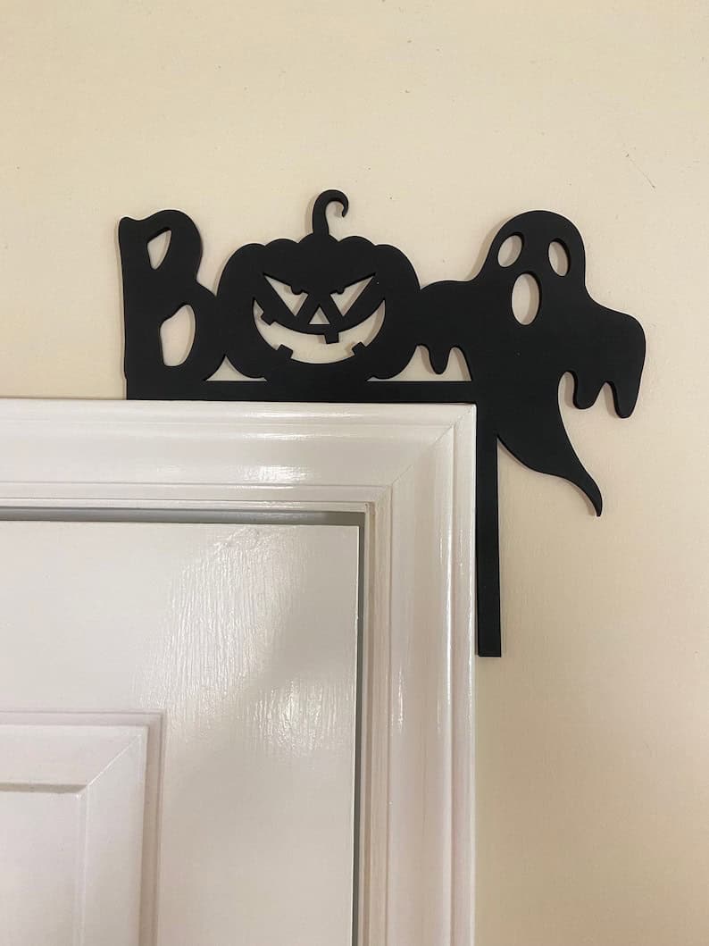 1. Halloween Door Corner Décor 1. Halloween Door Corner Décor