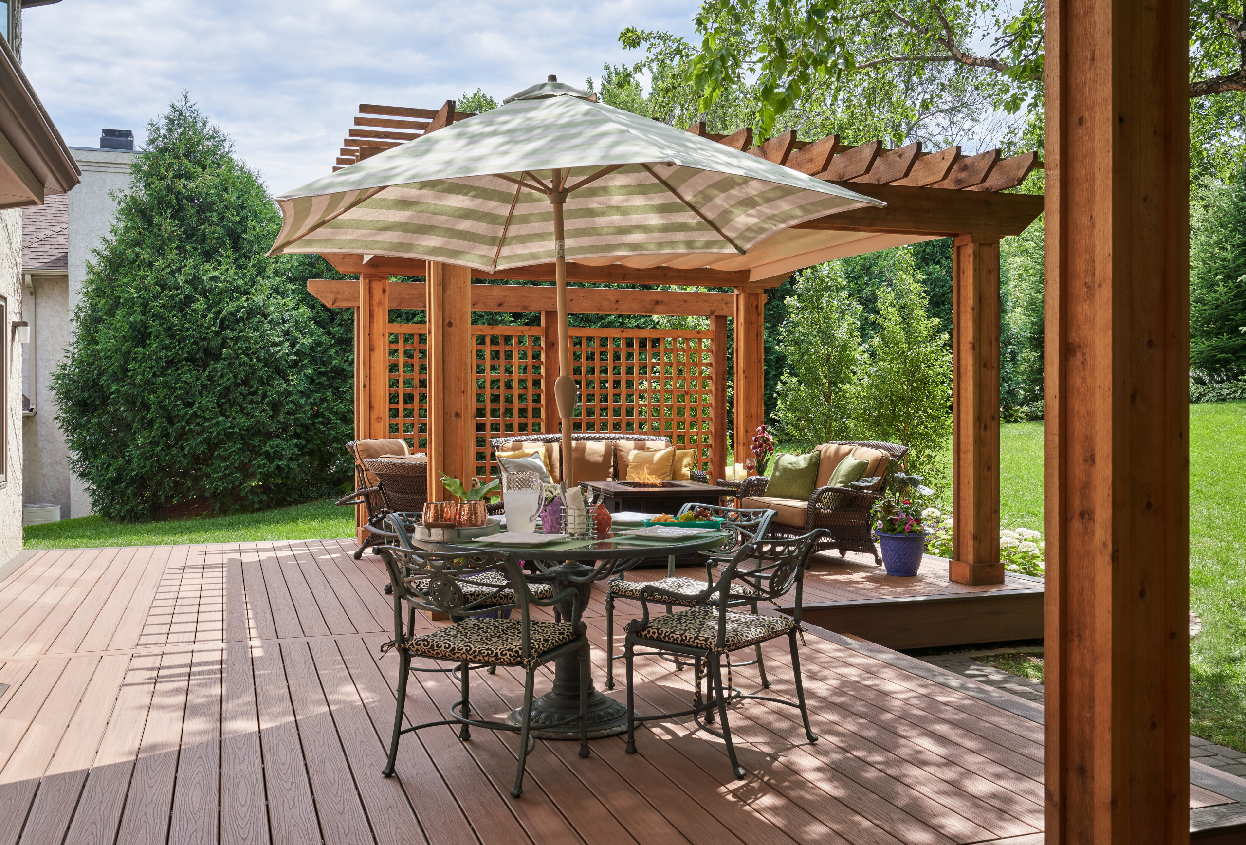 15 Traditional Deck Designs That Stand the Test of Time