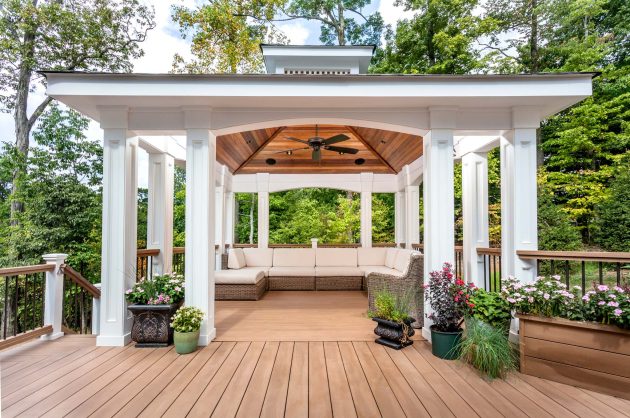 15 Traditional Deck Designs That Stand the Test of Time