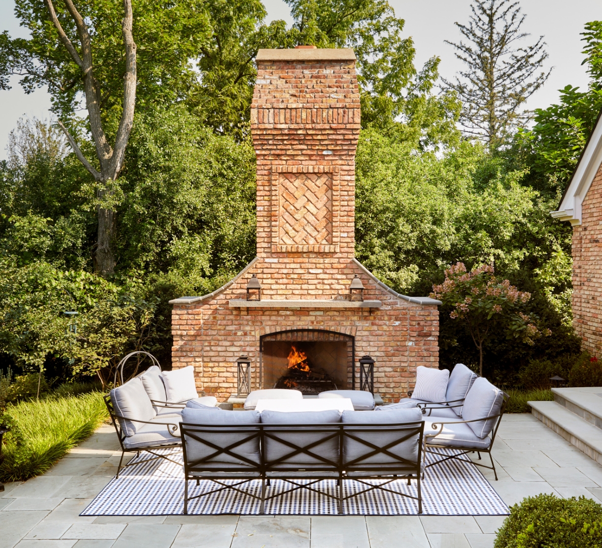 15 Traditional Patio Designs that Capture Classic Beauty