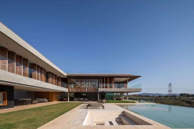 AP House by Patricia Bergantin in Brazil