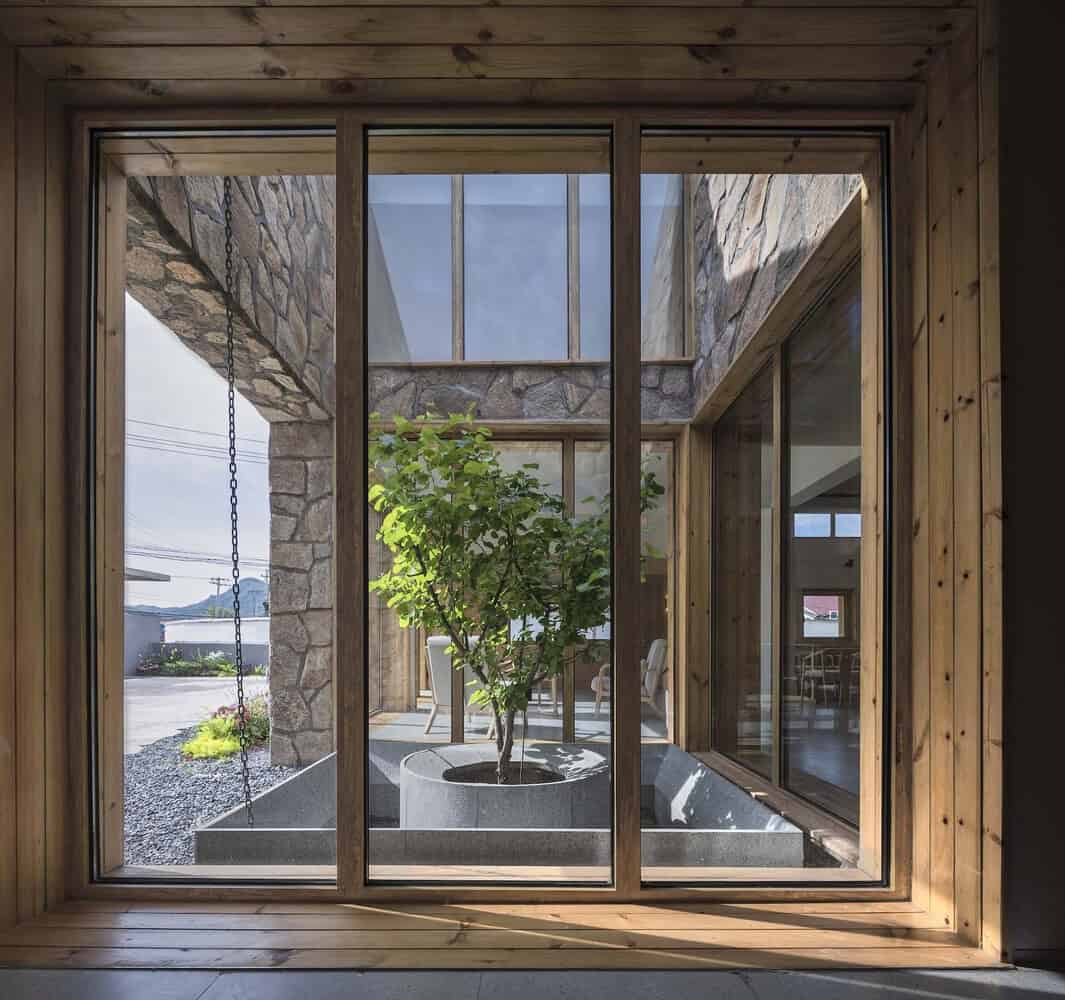 Folding Roof Courtyard House by MAT Office in Beijing, China Folding Roof Courtyard House by MAT Office in Beijing, China