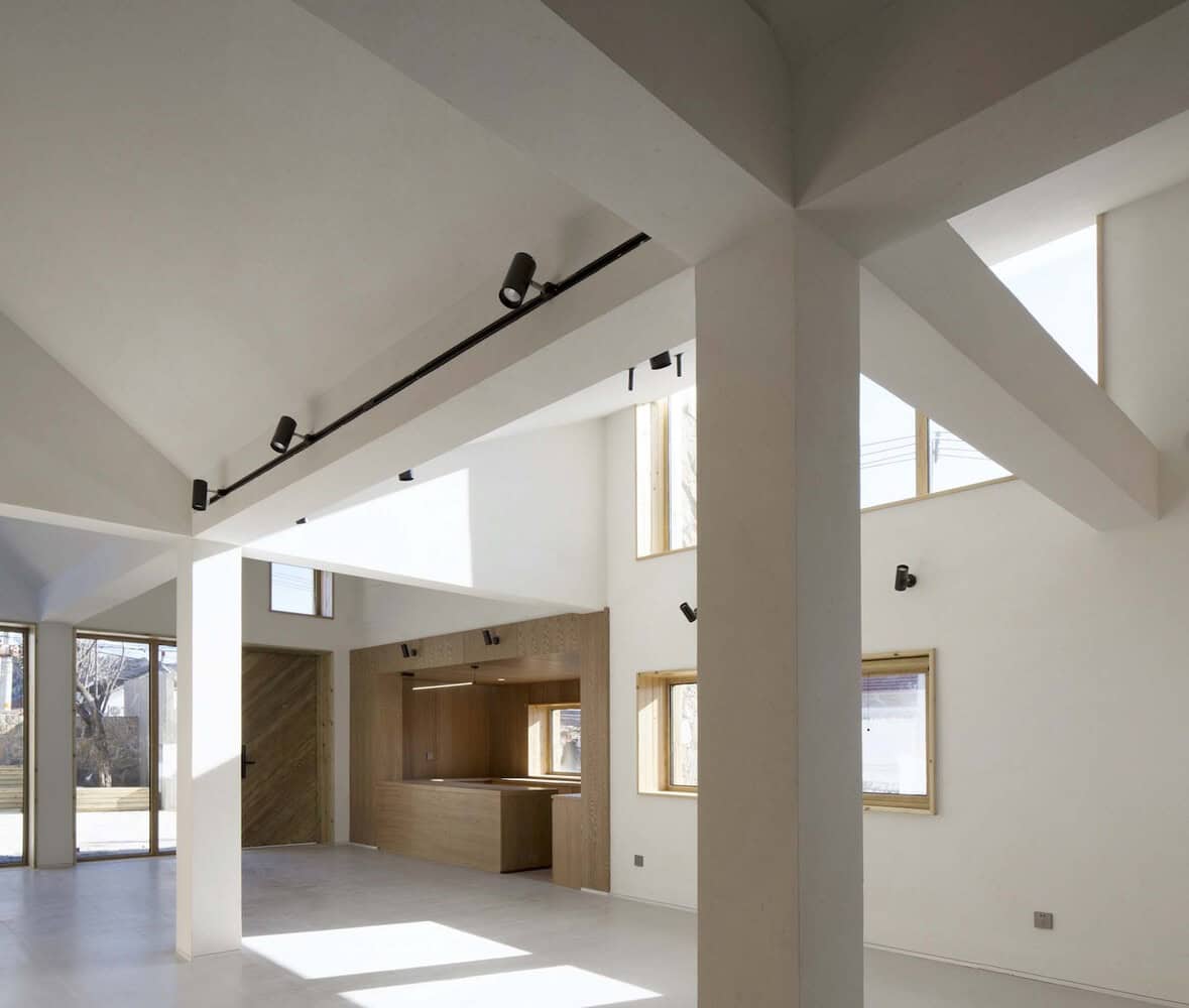 Folding Roof Courtyard House by MAT Office in Beijing, China Folding Roof Courtyard House by MAT Office in Beijing, China