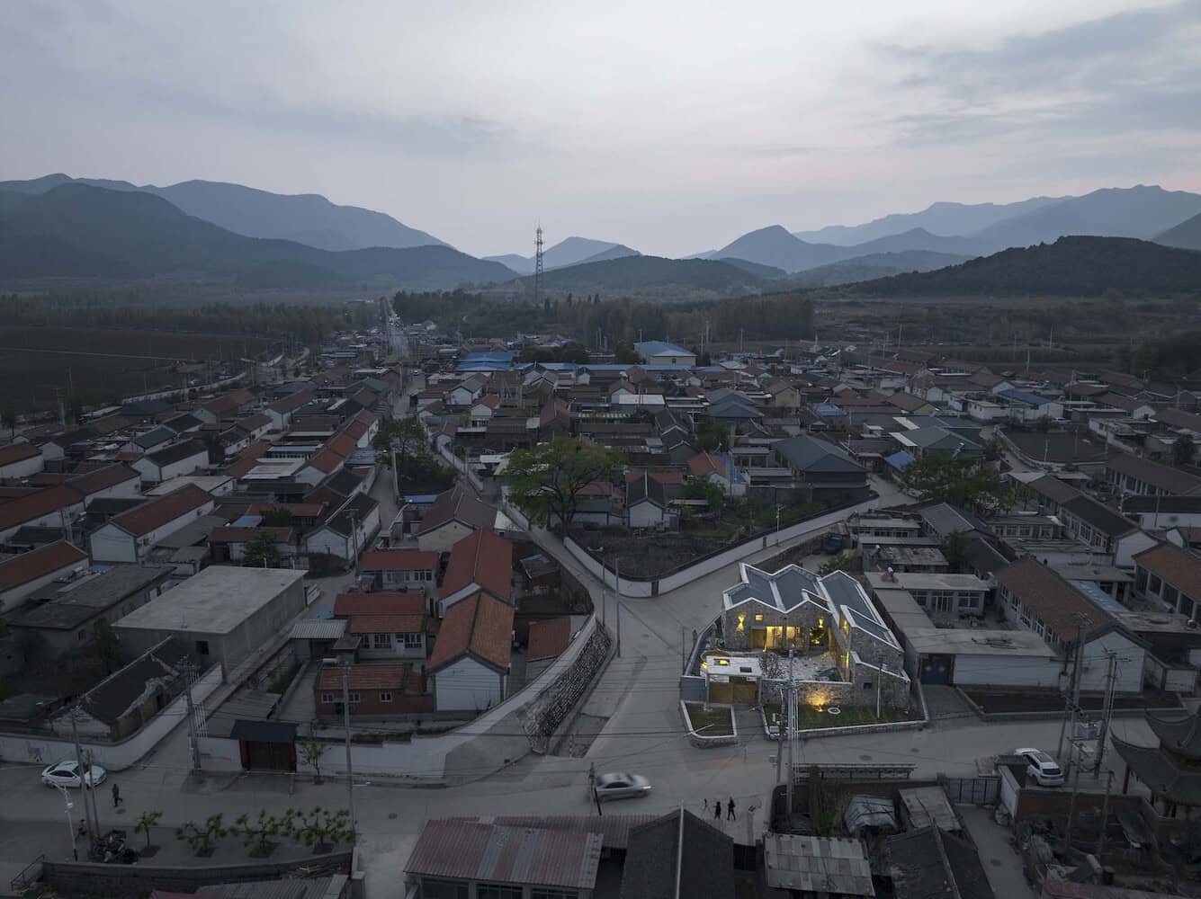 Folding Roof Courtyard House by MAT Office in Beijing, China Folding Roof Courtyard House by MAT Office in Beijing, China
